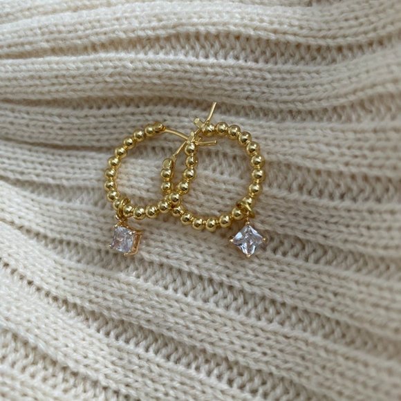 Le Petit Hana Beaded Hoop Earring - with Diamond - Picture 3 of 4